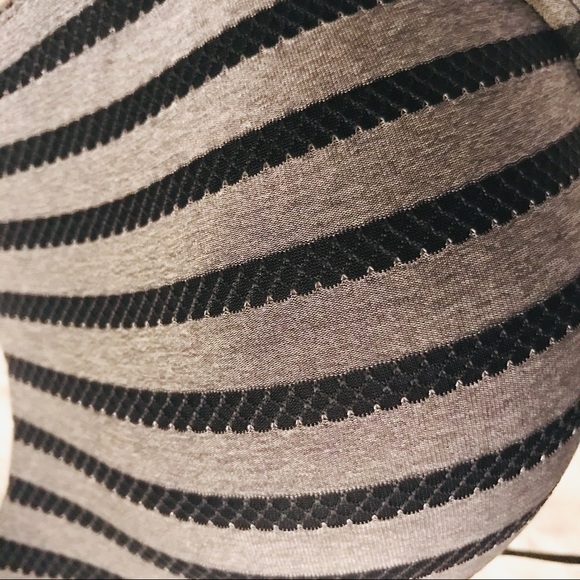 Victoria’s Secret Gray & Black Striped Uplift Semi Demi Strappy Bra Size 32D - Picture 7 of 7